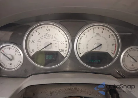 2008 Chrysler Town & Country Touring z USA, uszkodzony, nr VIN 2A8HR54P88R711663